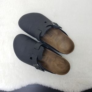 Birkenstock matte black clogs 38 7 7.5 slip ons